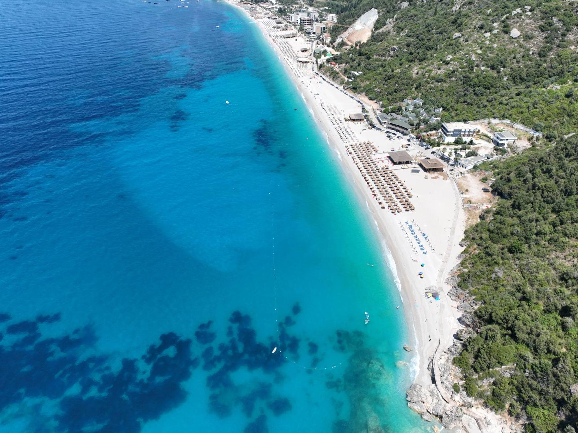 Alevra Hotel Dhermi Bagian luar foto