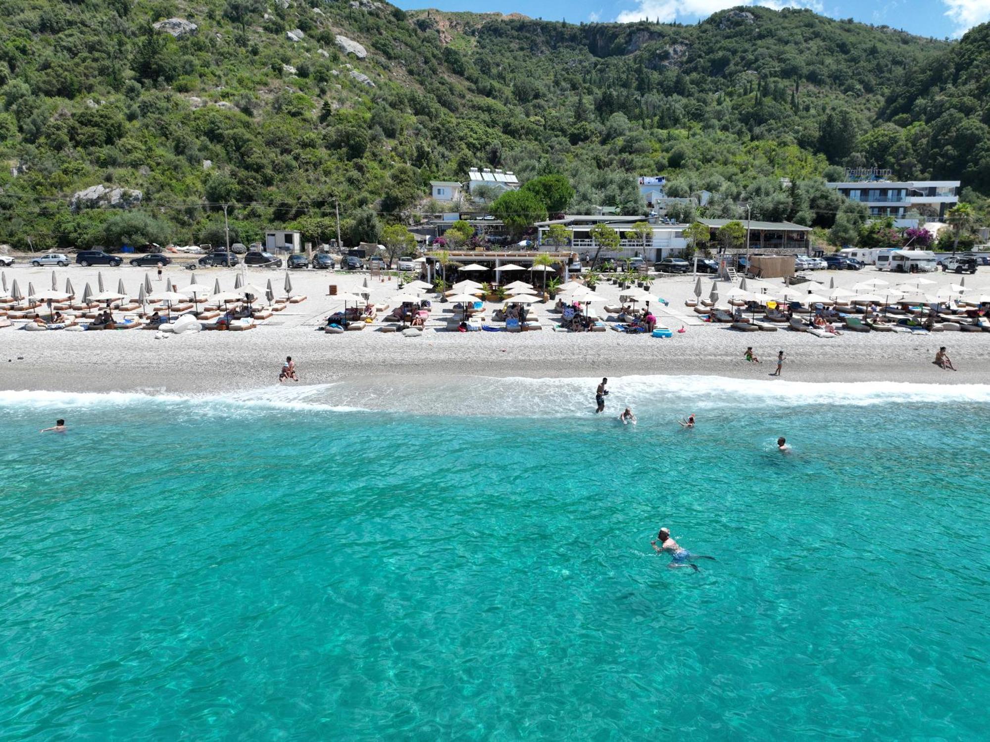 Alevra Hotel Dhermi Bagian luar foto