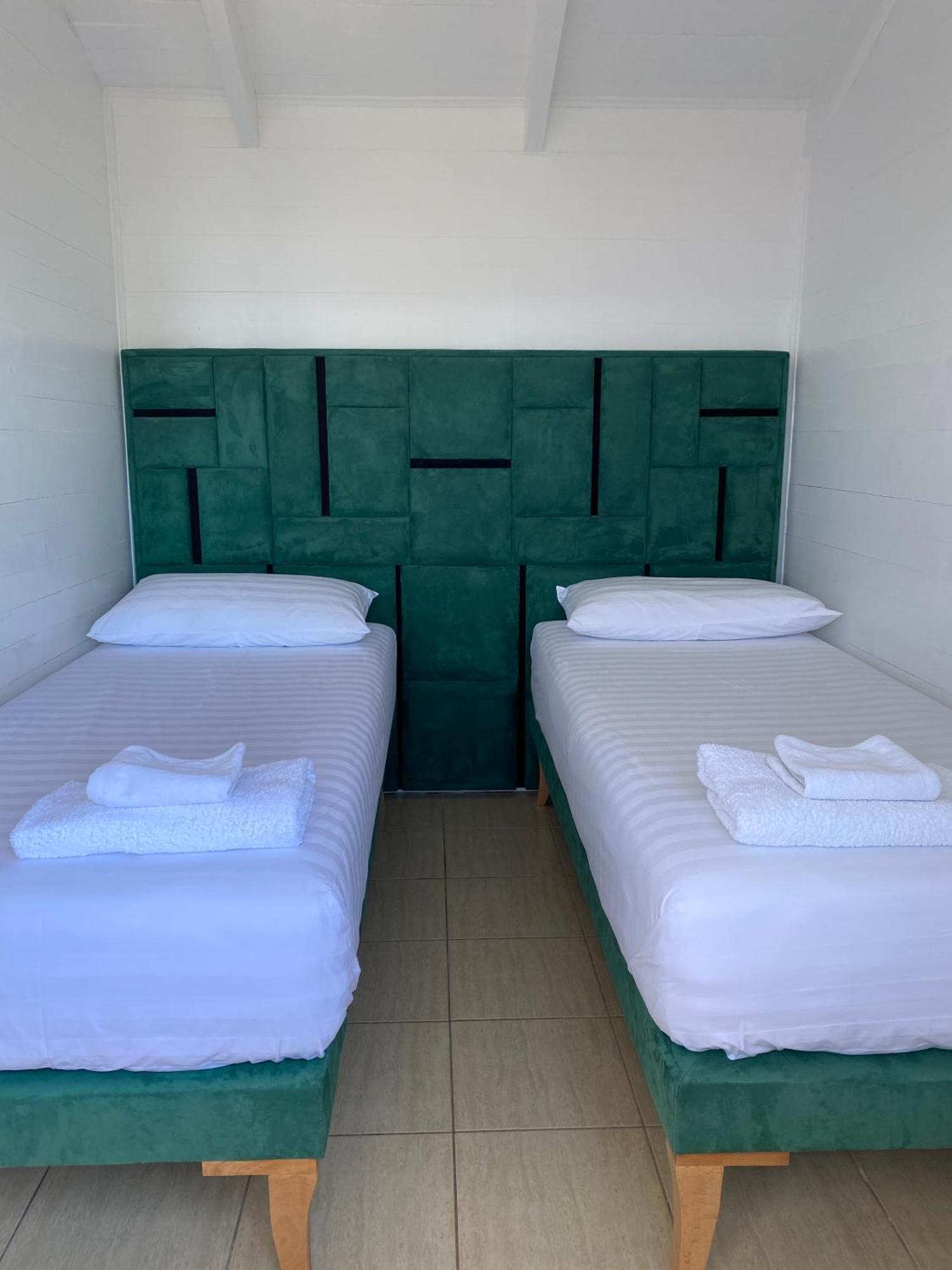 Alevra Hotel Dhermi Bagian luar foto