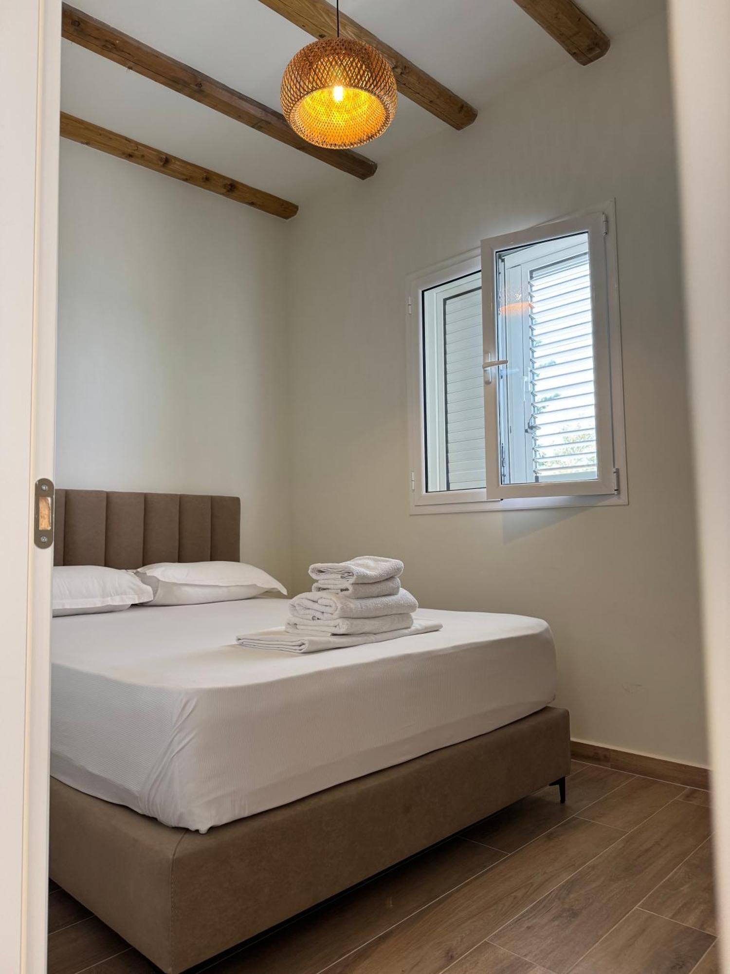 Alevra Hotel Dhermi Bagian luar foto