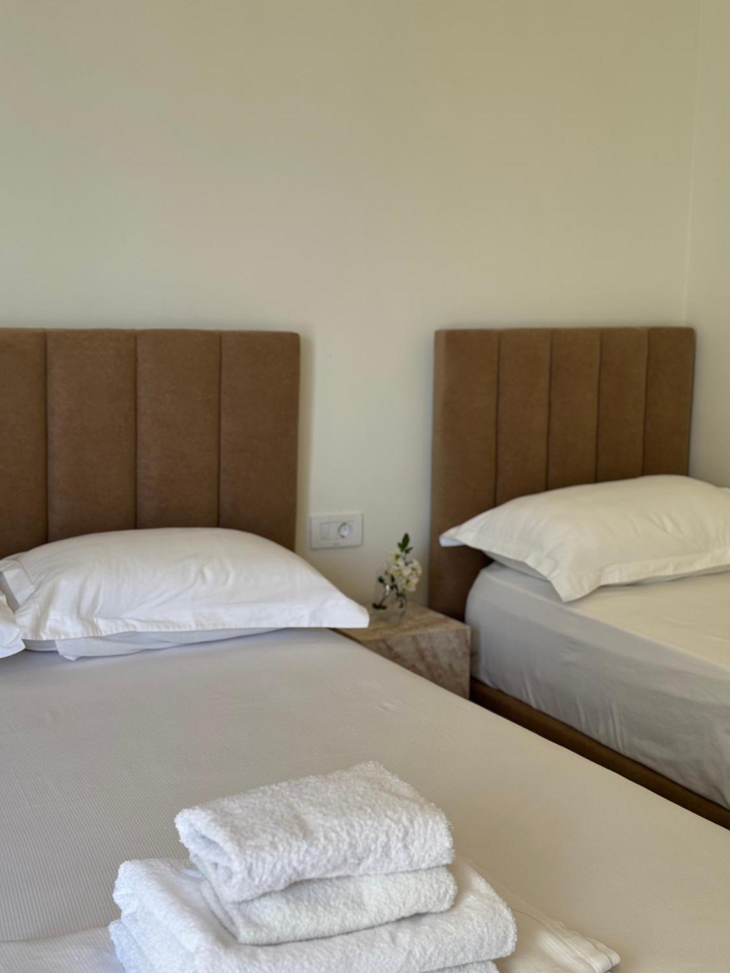 Alevra Hotel Dhermi Bagian luar foto