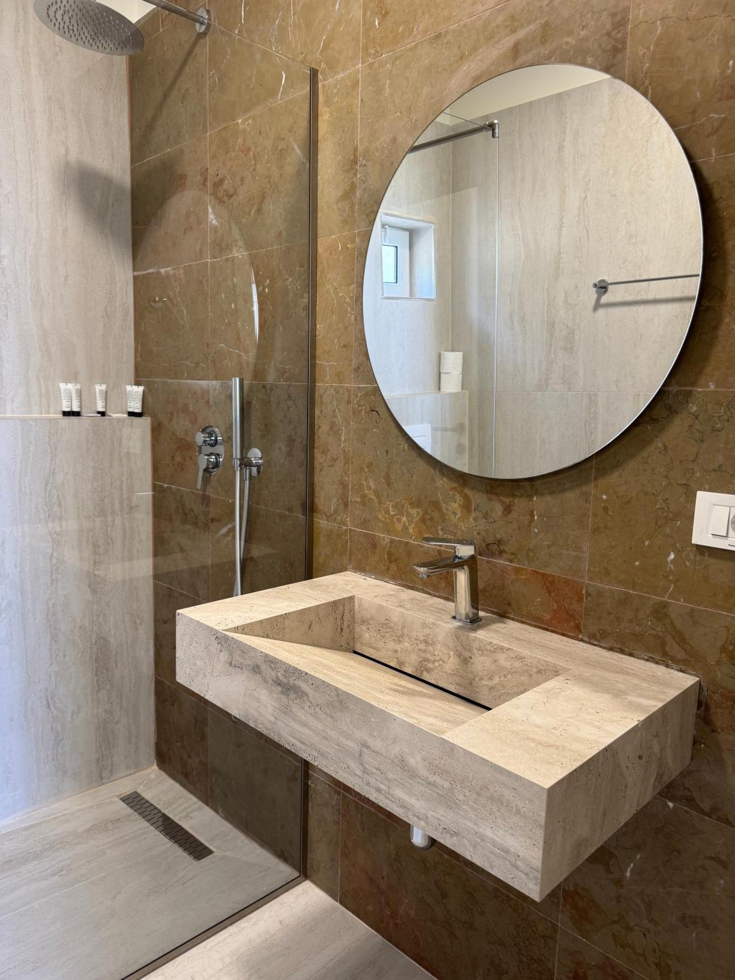 Alevra Hotel Dhermi Bagian luar foto