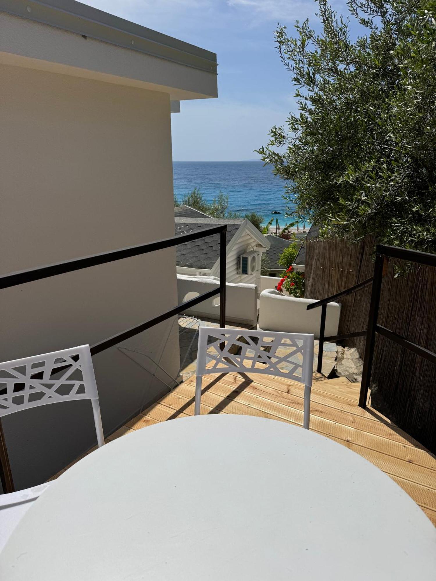 Alevra Hotel Dhermi Bagian luar foto